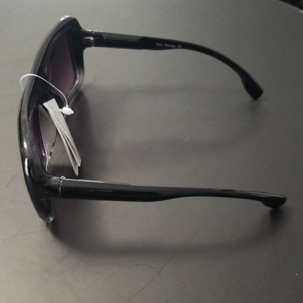 Sunglasses - Picture 3 of 4